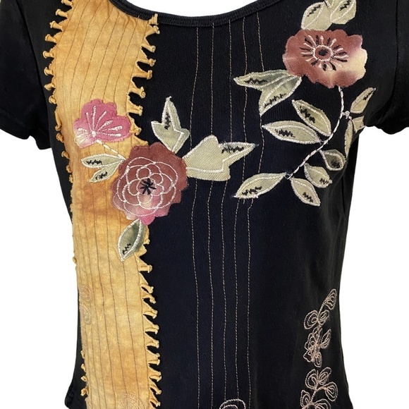 Newport News Black Tee Embroidered Floral  M‎ - Picture 9 of 9
